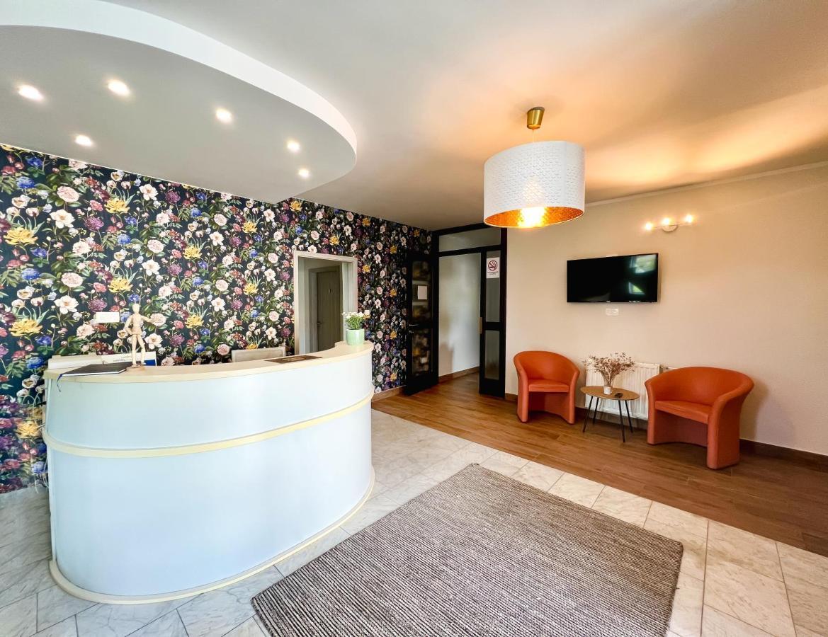 Hop House Garni Hotel Postojna Exterior foto